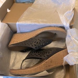 Skechers Sandals with luxe foam size 11